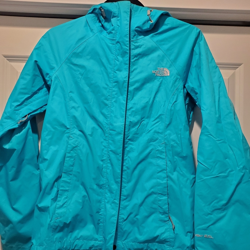 Woman's/ young teen North Face Rain 🌧️ Jacket